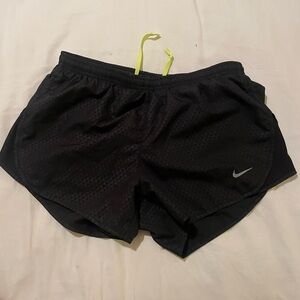Dryfit Nike patterned black shorts